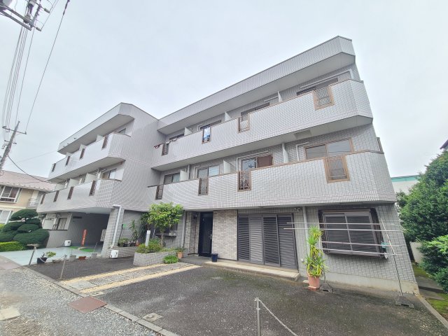 建物外観　★鉄骨造３階建てマンション！外観です★