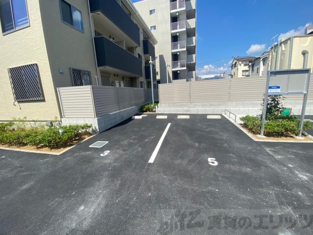 駐車場　駐車場