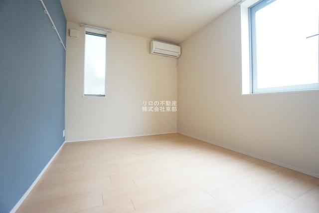 その他部屋・スペース　２面採光なので、明るく風通しのよい過ごしやすいお部屋です♪