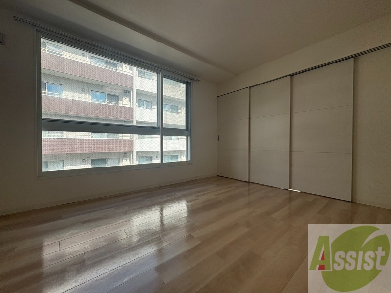 居室・リビング　広くてキレイなお部屋が広がっていて、充実した生活が送れそう。