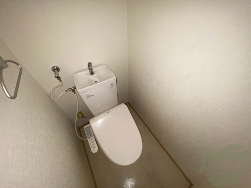 トイレ　こちらはトイレです。清潔感があり、安心して使用できます。