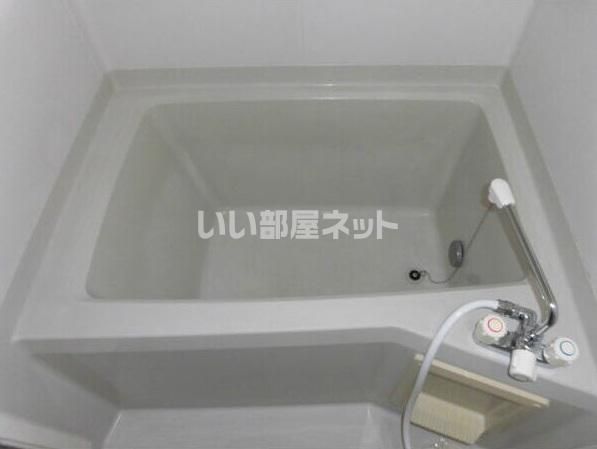ＪＲ両毛線 伊勢崎駅 徒歩17分 2階建 築30年の風呂写真