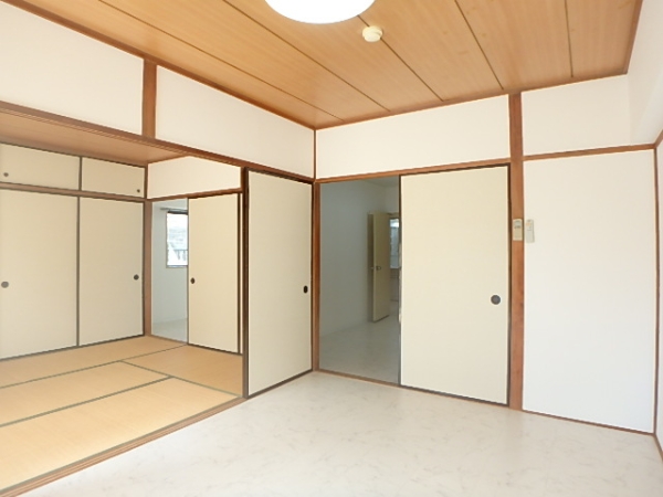 大町アイビーキャッスルの居間写真