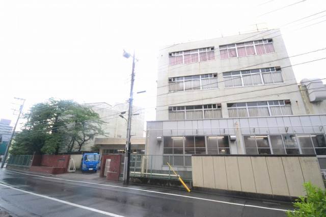 中学校　南六郷中学校（中学校）まで297m