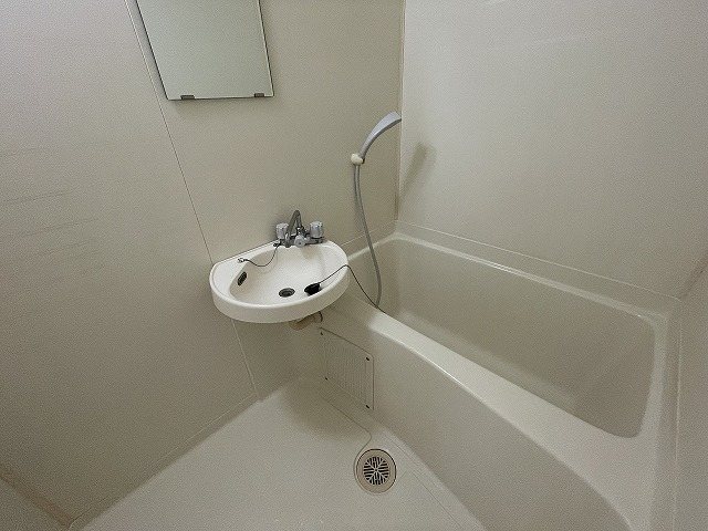バス・シャワールーム　同物件別部屋