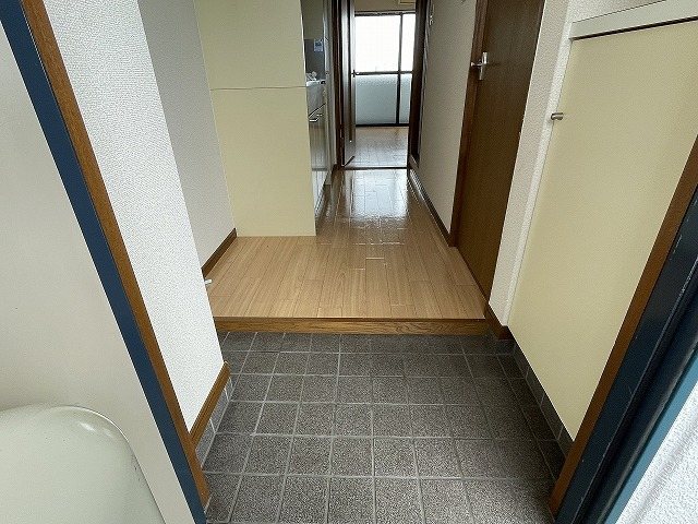 玄関　同物件別部屋