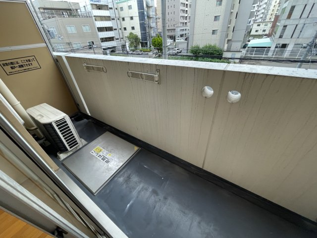 バルコニー　(参考)同マンション同間取り他部屋の写真