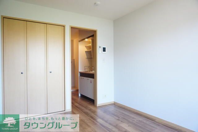 ハイツ湘南の居間写真