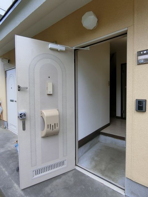 玄関　★お部屋探しは株式会社タウンハウジング東京まで★