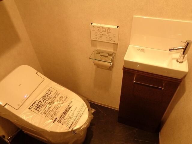 トイレ　別部屋参考写真