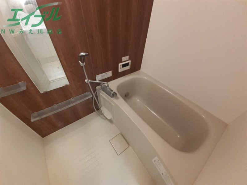 バス・シャワールーム　別部屋同タイプ