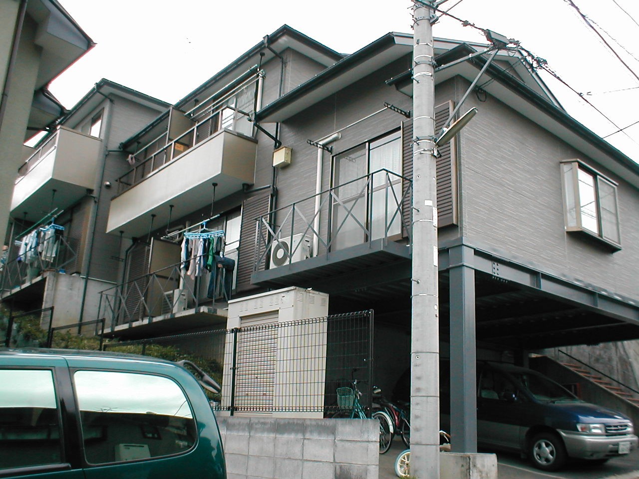 川崎市麻生区片平のアパートの建物外観
