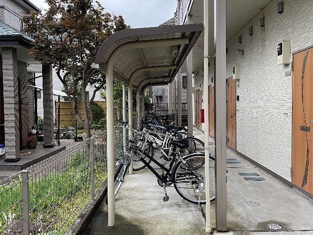 その他共有部分　屋根付きの駐輪場