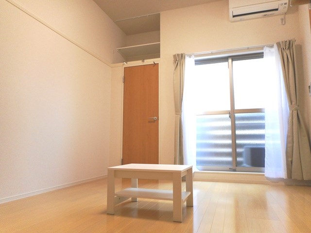 その他部屋・スペース　フローリングの室内です。