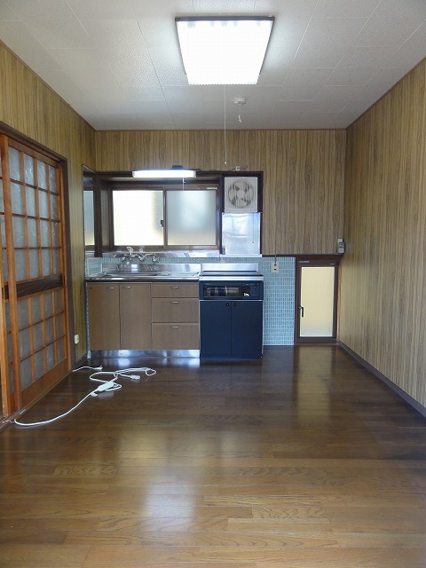 ISEKINO貸家のキッチン写真