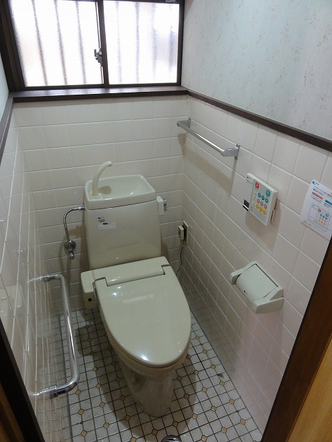 ISEKINO貸家のトイレ写真
