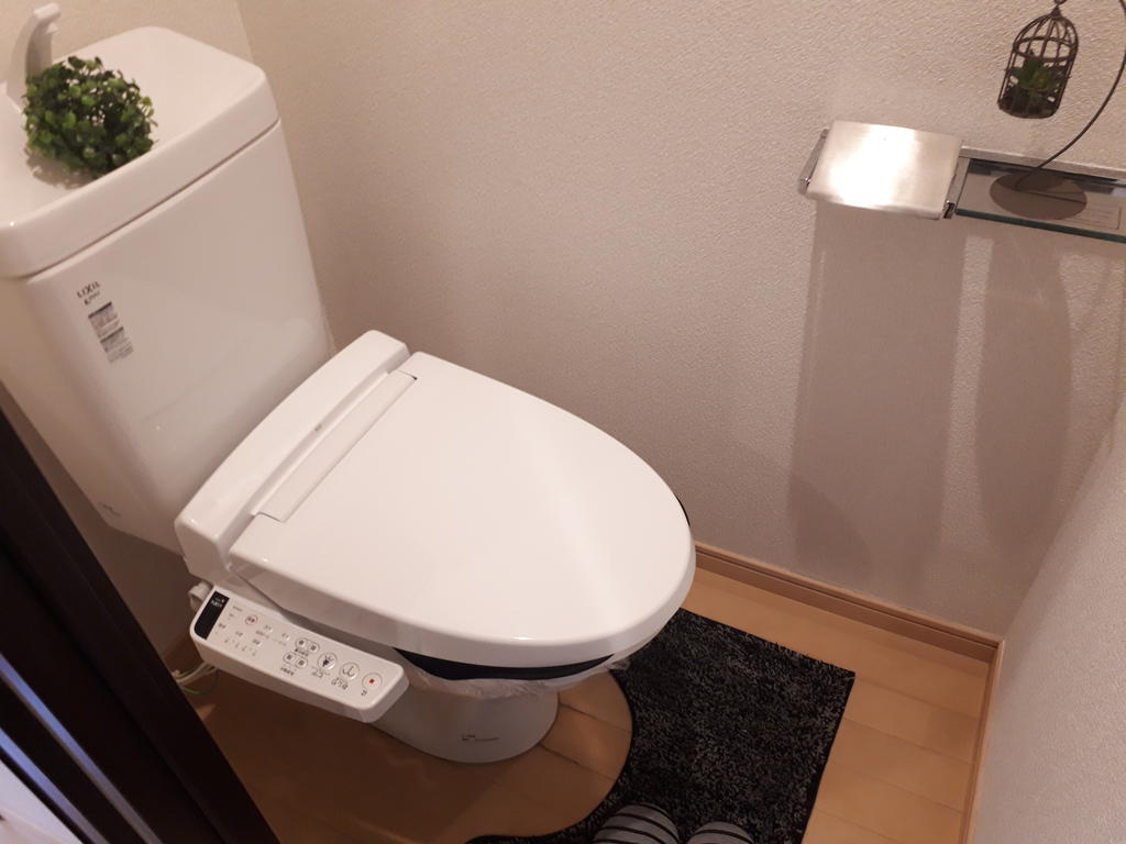トイレ　温水洗浄便座付き☆