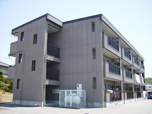 加東市多井田のマンションの建物外観