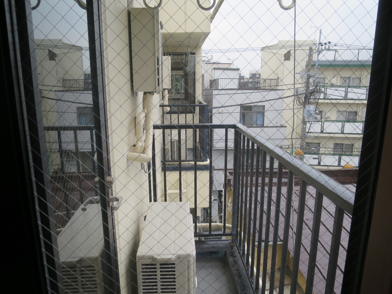 東急東横線 学芸大学駅 徒歩10分 4階建 築36年の内装写真