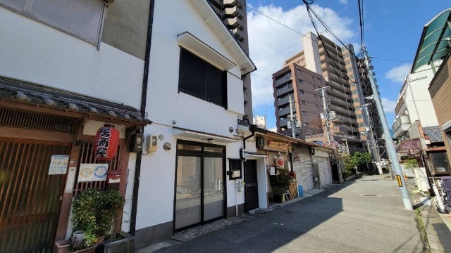 【池田市栄本町長屋・店舗兼住宅の建物外観】