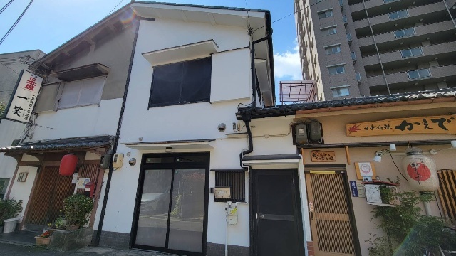 【池田市栄本町長屋・店舗兼住宅の建物外観】