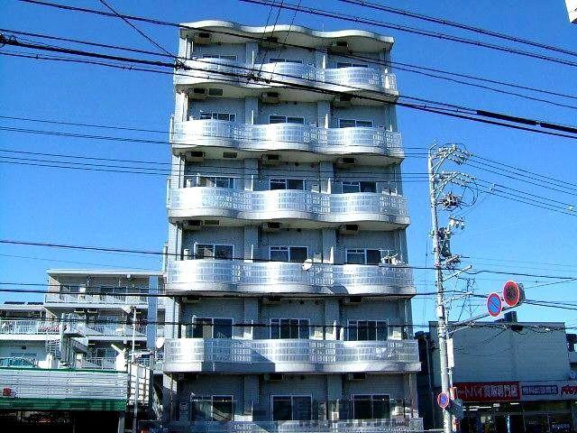 【静岡市駿河区馬渕のマンションの建物外観】