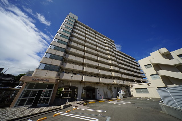 下関市羽山町のマンションの建物外観