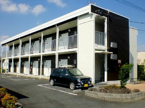 羽島市江吉良町のアパートの建物外観