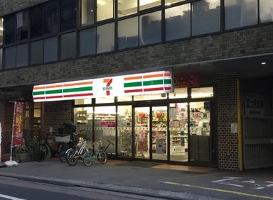 コンビニ　セブンイレブン 千代田大神宮通り店（コンビニ）まで146m