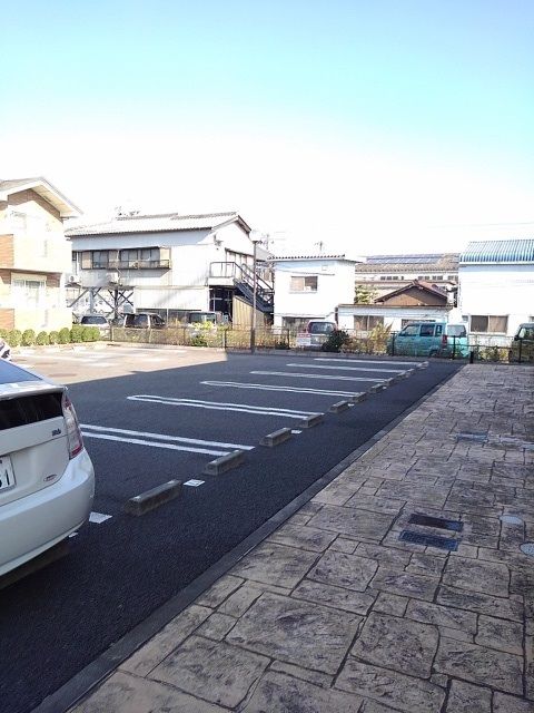 【Ｍ’ｓ　ｃｏｕｒｔ　IIIの駐車場】