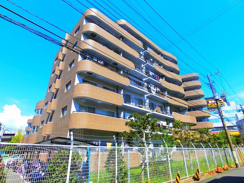 江戸川区北葛西のマンションの建物外観