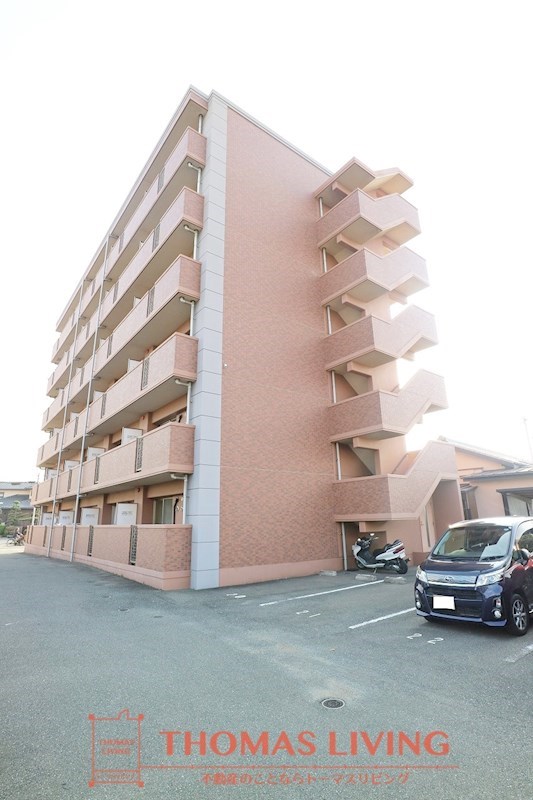 建物外観　粕屋町でのお部屋探しは、トーマスリビング粕屋店へご相談下さい