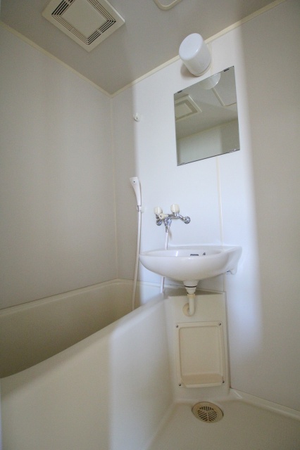 バス・シャワールーム　同物件別号室です。