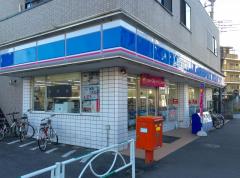 【草加市氷川町のマンションのコンビニ】