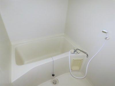 バス・シャワールーム　お風呂、トイレは完全別です