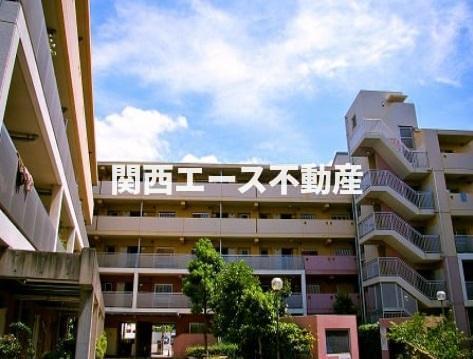 大阪市住之江区粉浜のマンションの建物外観