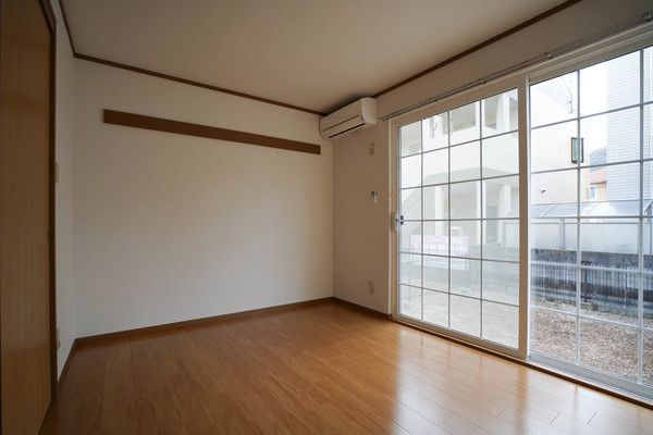 居室・リビング　同じ建物の別の部屋