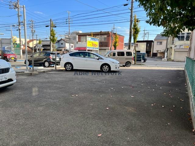 【岐阜市鹿島町のアパートの駐車場】