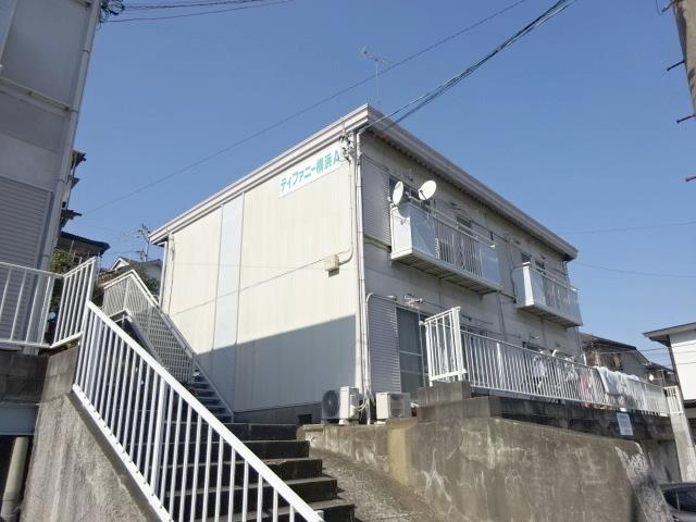 【横浜市保土ケ谷区鎌谷町のアパートの建物外観】