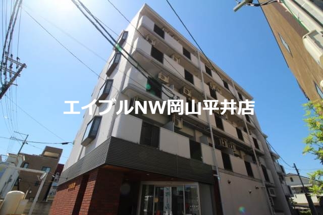 岡山市中区門田屋敷のマンションの建物外観