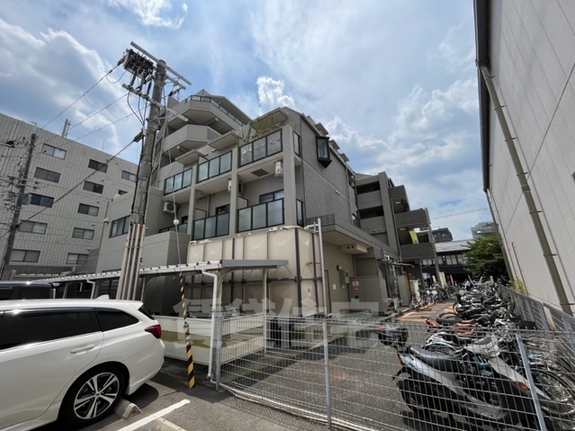 【宇治市小倉町のマンションの建物外観】