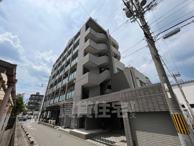 宇治市小倉町のマンションの建物外観