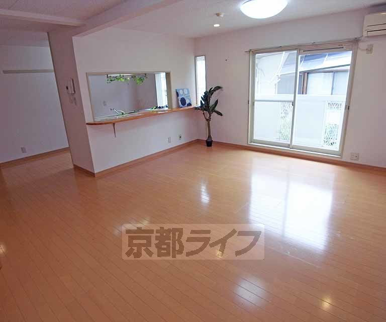 居室・リビング　綺麗なお部屋です。