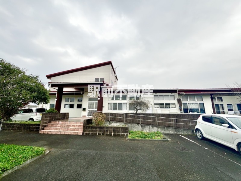 幼稚園・保育園　なずな保育園（幼稚園・保育園）まで900m