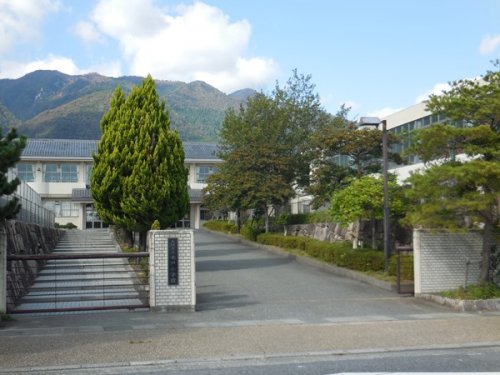 小学校　大津市立木戸小学校（小学校）まで1048m