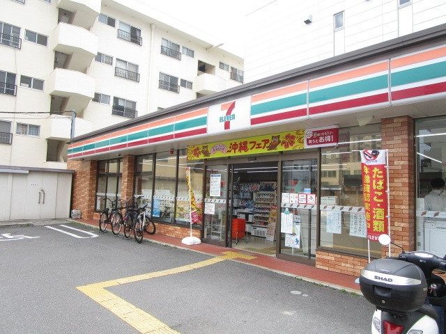 コンビニ　セブンイレブン吹田南金田1丁目店（コンビニ）まで740m