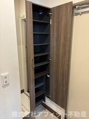 玄関　シューズボックス