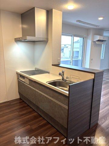 キッチン　対面式システムキッチン