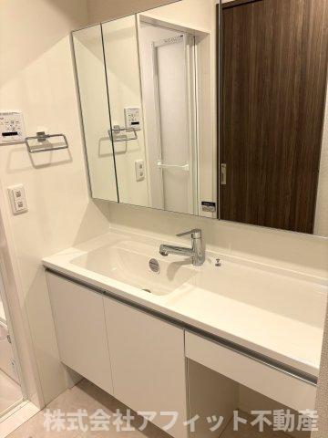 洗面設備　洗髪洗面化粧台