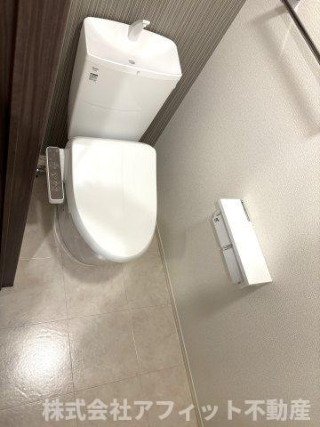 トイレ　温水洗浄暖房便座